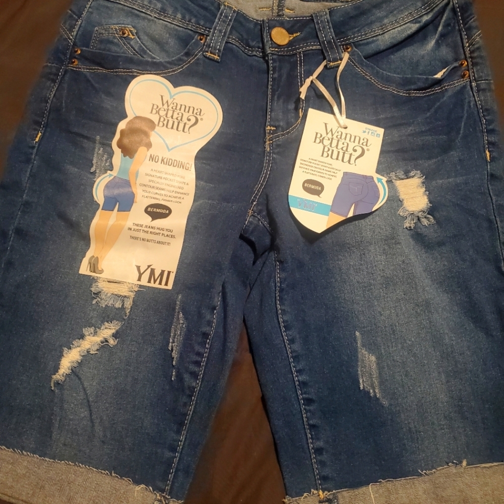 WannaBettaButt Distressed Bermuda shorts